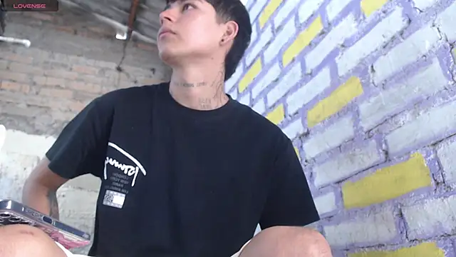 Lukas strong online show from November 2025 02:06:01 PM