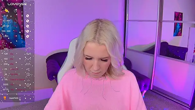 Snapshot of Selenatrend chatting on October 2025 06:36:02 AM Selenatrend online show from October 2025 06:36:02 AM