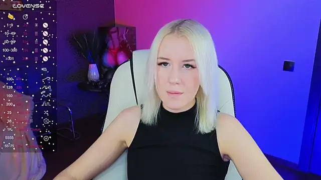 Snapshot of Selenatrend chatting on October 2025 06:36:01 AM Selenatrend online show from October 2025 06:36:01 AM