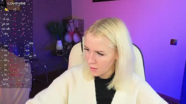 Snapshot of Selenatrend chatting on October 2025 06:13:02 AM Selenatrend online show from October 2025 06:13:02 AM