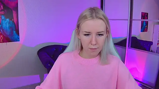 Snapshot of Selenatrend chatting on October 2025 12:17:02 PM Selenatrend online show from October 2025 12:17:02 PM