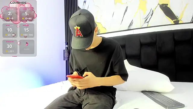 Snapshot of Dei_v_48 chatting on December 2024 07:43:02 PM Dei v 48 online show from December 2024 07:43:02 PM