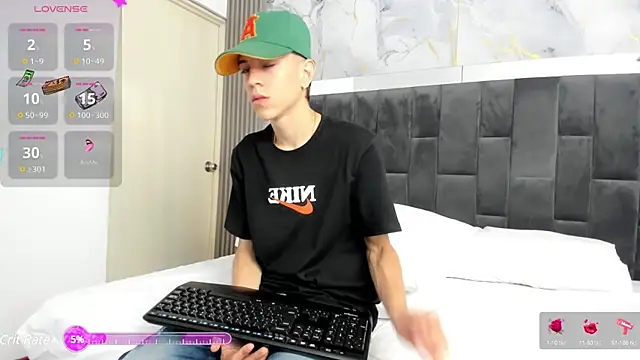 Snapshot of Dei_v_48 chatting on January 2025 06:44:01 PM Dei v 48 online show from January 2025 06:44:01 PM