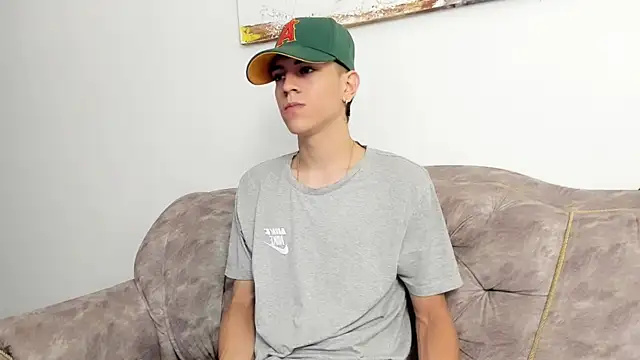 Snapshot of Dei_v_48 chatting on January 2025 07:34:01 PM Dei v 48 online show from January 2025 07:34:01 PM