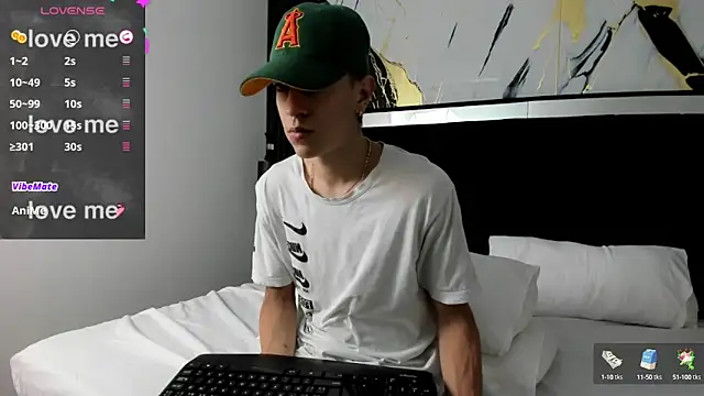 Snapshot of Dei_v_48 chatting on January 2025 09:16:01 PM Dei v 48 online show from January 2025 09:16:01 PM