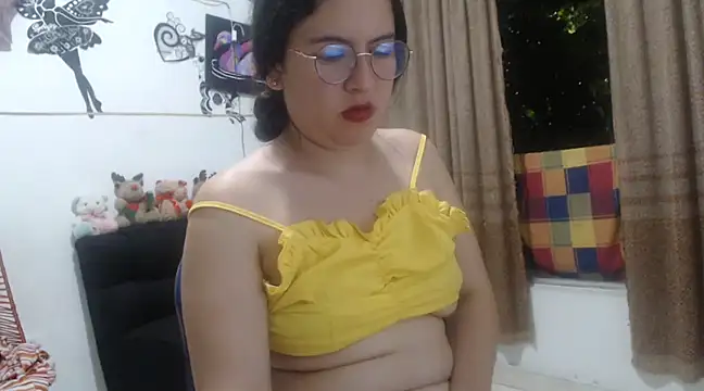 Snapshot of Pauleett chatting on January 2025 01:23:01 AM Pauleett online show from January 2025 01:23:01 AM