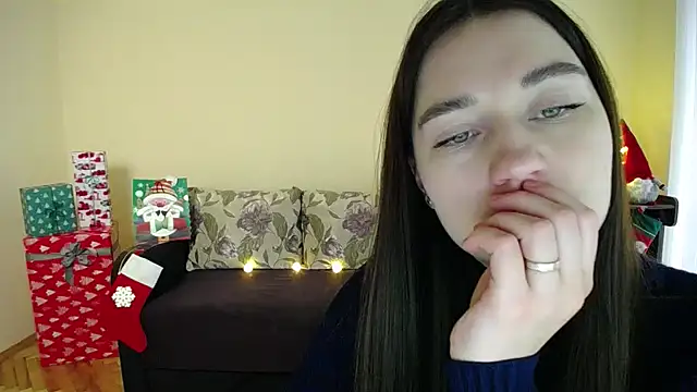 Snapshot of Pretty_shy chatting on December 2024 12:38:01 PM Pretty shy online show from December 2024 12:38:01 PM