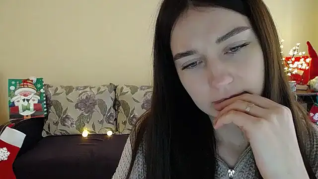 Snapshot of Pretty_shy chatting on January 2025 12:21:01 PM Pretty shy online show from January 2025 12:21:01 PM