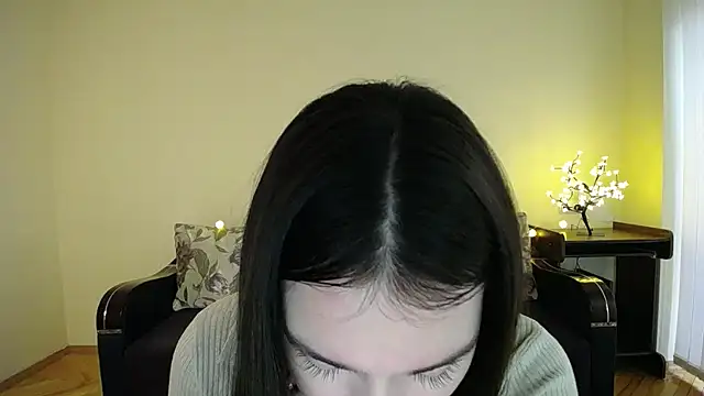 Snapshot of Pretty_shy chatting on February 2025 09:13:02 AM Pretty shy online show from February 2025 09:13:02 AM