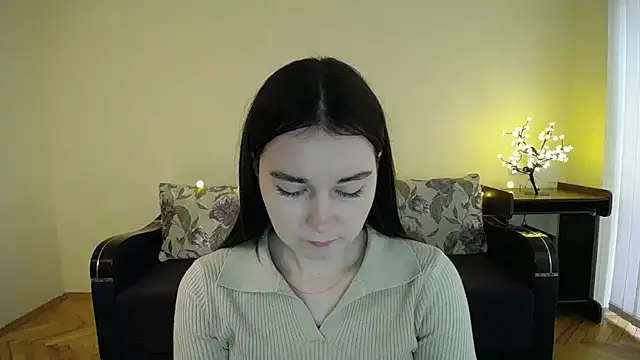 Snapshot of Pretty_shy chatting on February 2025 12:50:01 PM Pretty shy online show from February 2025 12:50:01 PM