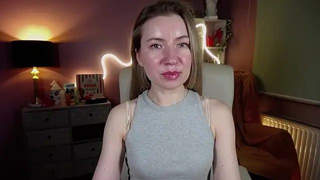 Mia Tasty online show from March 2025 05:49:02 PM