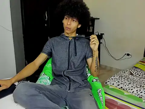 cardrey05 online show from October 2025 05:56:02 PM