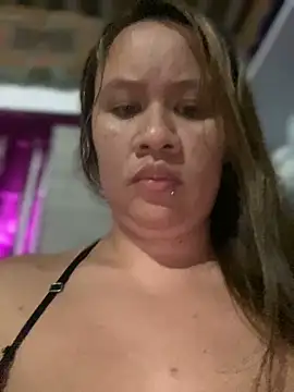 Snapshot of Emiily_lee chatting on December 2024 11:20:01 PM Emiily lee online show from December 2024 11:20:01 PM