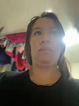 Snapshot of Emiily_lee chatting on November 2025 08:41:02 PM Emiily lee online show from November 2025 08:41:02 PM