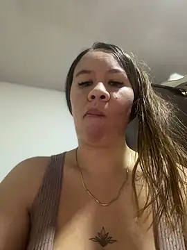 Snapshot of Emiily_lee chatting on November 2025 04:44:01 PM Emiily lee online show from November 2025 04:44:01 PM