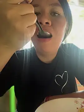 Snapshot of Emiily_lee chatting on December 2025 07:07:02 PM Emiily lee online show from December 2025 07:07:02 PM