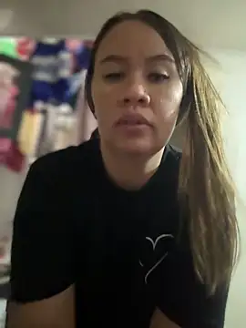 Snapshot of Emiily_lee chatting on December 2025 07:20:01 PM Emiily lee online show from December 2025 07:20:01 PM