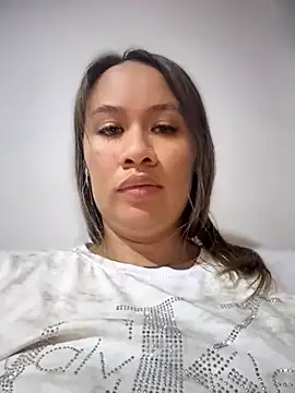 Emiily lee online show from June 2026 09:24:01 PM
