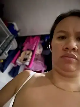 Emiily lee online show from June 2026 12:10:02 AM