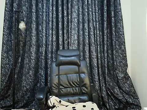 Snapshot of pretty_hearty chatting on October 2025 07:20:02 PM pretty hearty online show from October 2025 07:20:02 PM