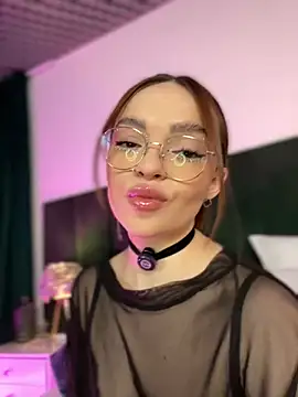 Snapshot of AnaWest chatting on January 2025 12:00:01 PM AnaWest online show from January 2025 12:00:01 PM