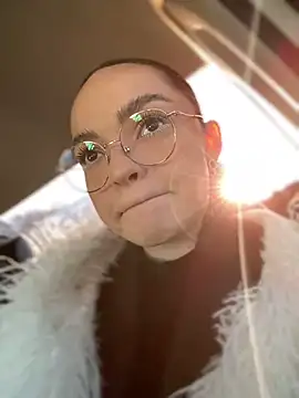 Snapshot of AnaWest chatting on February 2025 05:35:02 AM AnaWest online show from February 2025 05:35:02 AM