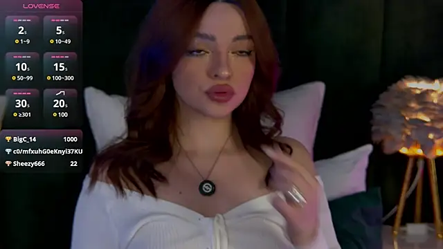 Snapshot of AnaWest chatting on February 2025 12:19:01 PM AnaWest online show from February 2025 12:19:01 PM