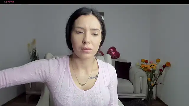 Snapshot of Emmapmg chatting on February 2025 01:57:01 PM Emmapmg online show from February 2025 01:57:01 PM