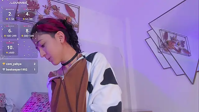 Snapshot of BonnieCute_ chatting on October 2025 12:16:01 AM BonnieCute online show from October 2025 12:16:01 AM