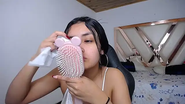 Snapshot of antonella_sweetlittle chatting on December 2024 12:33:02 PM antonella sweetlittle online show from December 2024 12:33:02 PM