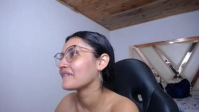 Snapshot of antonella_sweetlittle chatting on December 2024 03:37:01 PM antonella sweetlittle online show from December 2024 03:37:01 PM