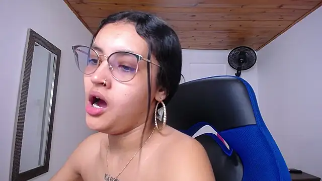 Snapshot of antonella_sweetlittle chatting on September 2025 12:29:02 PM antonella sweetlittle online show from September 2025 12:29:02 PM