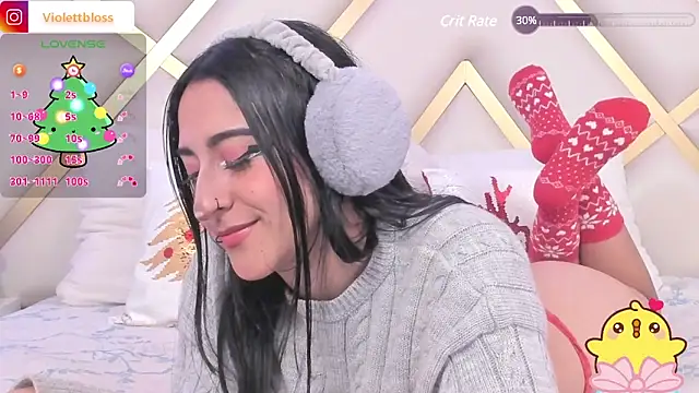 Snapshot of Violettbloss chatting on December 2024 02:10:01 AM Violettbloss online show from December 2024 02:10:01 AM