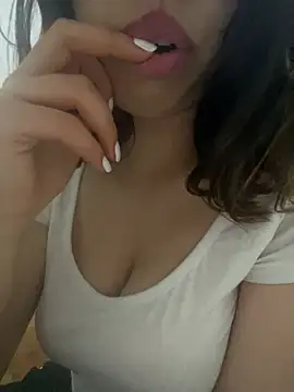 Snapshot of farah-36 chatting on February 2025 03:23:02 AM farah-36 online show from February 2025 03:23:02 AM