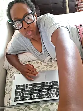 Snapshot of madamsensuale chatting on June 2026 07:55:02 PM madamsensuale online show from June 2026 07:55:02 PM