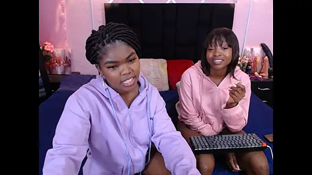 Snapshot of AdelynYasmin chatting on September 2025 03:28:01 PM AdelynYasmin online show from September 2025 03:28:01 PM