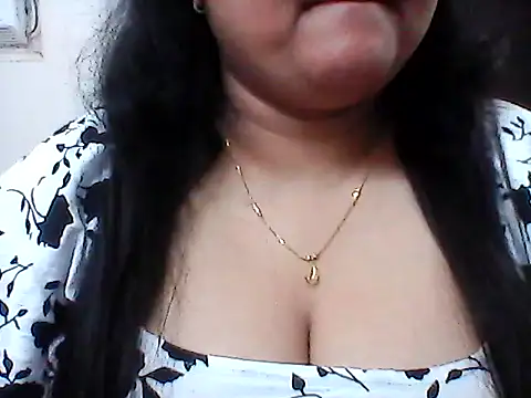 Snapshot of smile_pretty chatting on April 2026 06:34:01 PM smile pretty online show from April 2026 06:34:01 PM