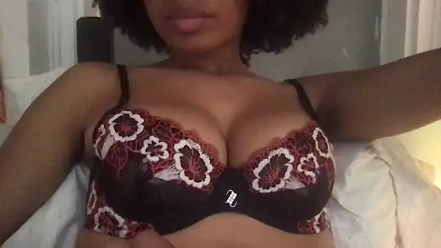 Snapshot of loveofbea chatting on September 2025 02:41:01 PM loveofbea online show from September 2025 02:41:01 PM