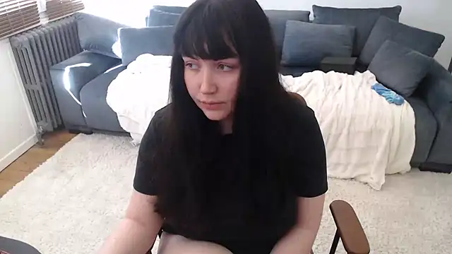 Lynylou online show from March 2025 02:07:01 PM