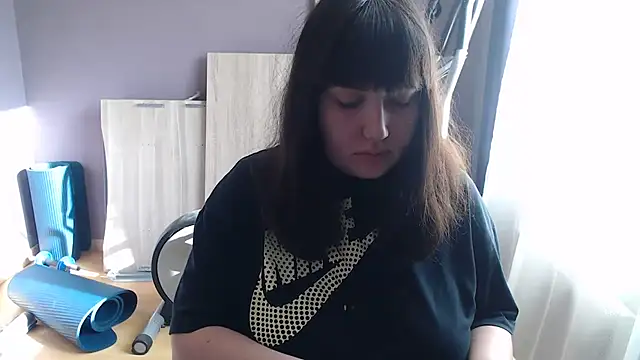 Lynylou online show from September 2025 08:03:02 AM