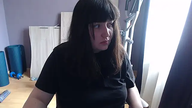 Lynylou online show from September 2025 12:49:02 PM