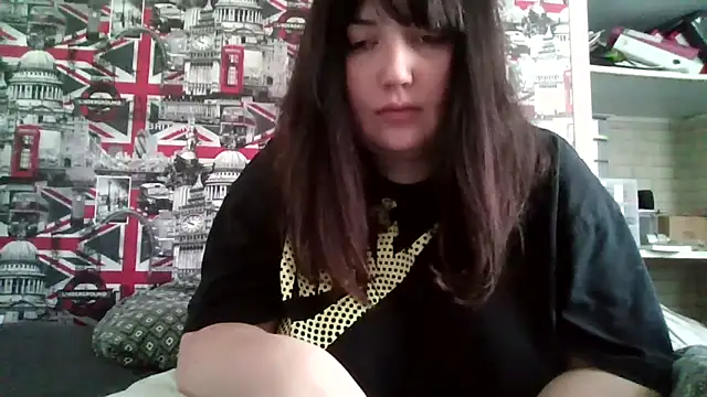 Lynylou online show from September 2025 12:21:02 PM