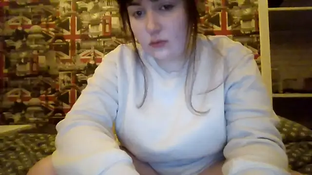 Lynylou online show from November 2025 09:24:02 PM