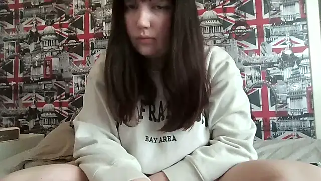 Lynylou online show from November 2025 12:07:01 PM