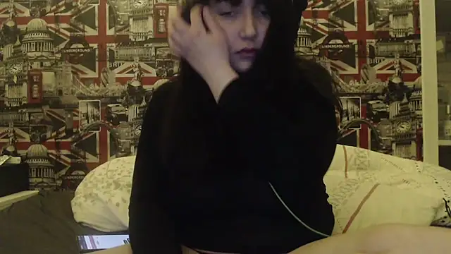 Lynylou online show from February 2026 10:59:01 PM