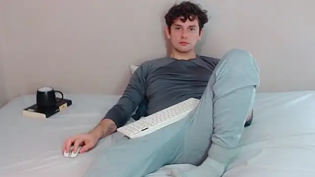 Snapshot of Elio555 chatting on January 2025 06:14:01 PM Elio555 online show from January 2025 06:14:01 PM