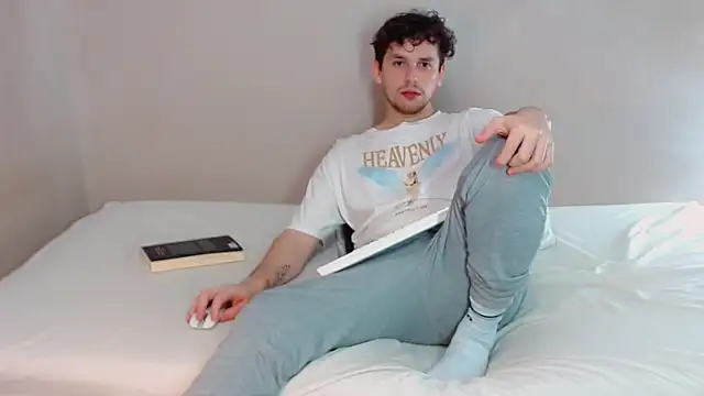 Snapshot of Elio555 chatting on March 2025 10:22:02 AM Elio555 online show from March 2025 10:22:02 AM
