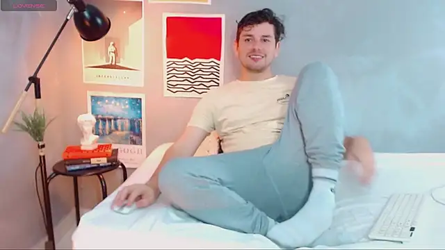 Elio555 online show from October 2025 07:03:02 PM