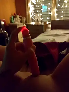 KleineHexe24 online show from February 2026 11:00:01 PM