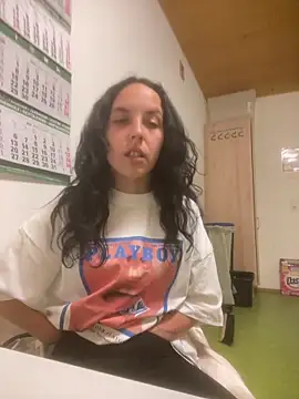 KleineHexe24 online show from April 2026 06:25:01 PM